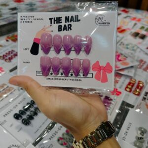 Ombre effect with 3D art on almond shape nails