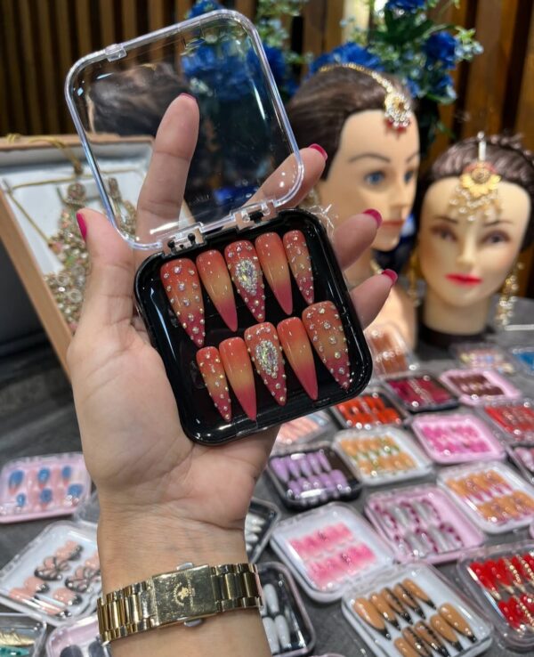 Stiletto nails shape (bridal set)